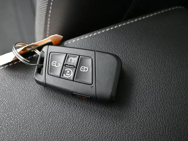 2025 Volkswagen Taos COMFORTLINE BLACK EDITION HEATED SEATS, HEA - Photo 5