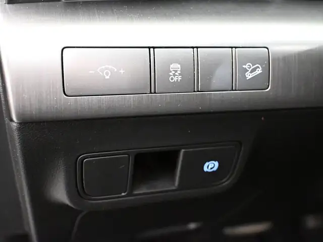 2025 Hyundai Kona PREFERRED HEATED SEATS, HEATED STEERING WHEEL, - Photo 6