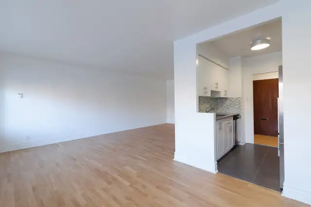 spacious 3-bed unit for rent, July 1, Westmount, CDN - ID 289 - Photo 2