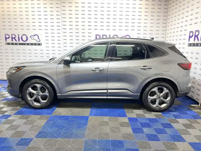 2023 Ford Escape - Photo 2