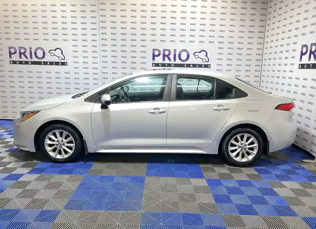 2021 Toyota Corolla - Photo 2