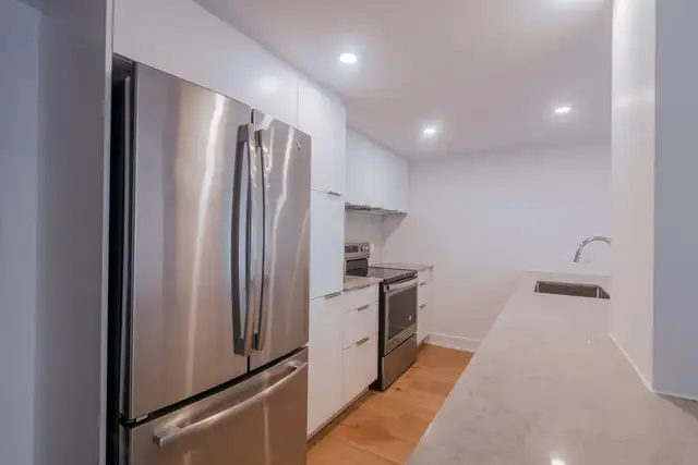 fully renovated 1-bed condo, July 1, Mount-Royal, TMR - ID 4459 - Photo 2