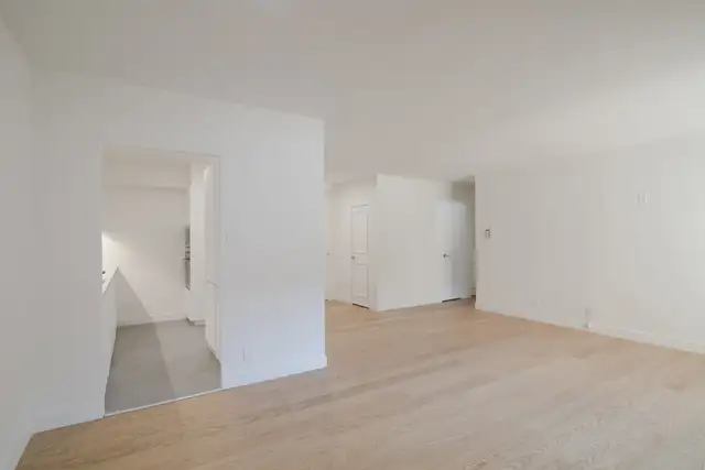 fully renovated condo, 2 beds 2 bath, in Westmount - ID 1949 - Photo 2