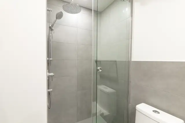 fully renovated condo, 2 beds 2 bath, in Westmount - ID 1949 - Photo 9