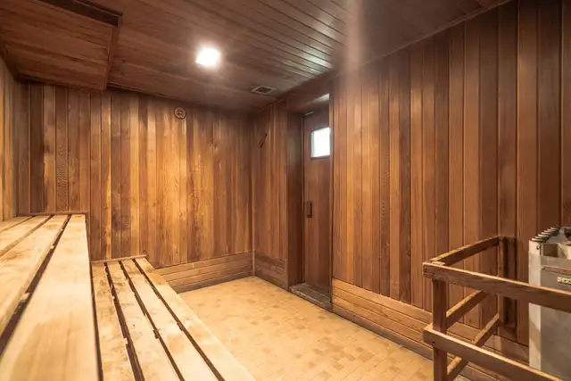 fully renovated condo, 2 beds 2 bath, in Westmount - ID 1949 - Photo 17