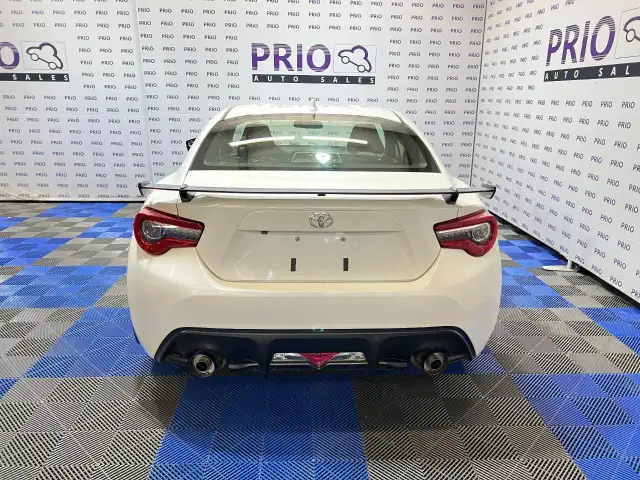 2017 Toyota 86 - Photo 4