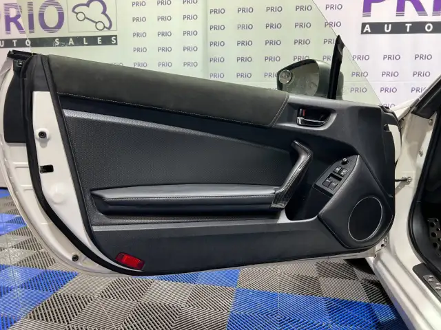 2017 Toyota 86 - Photo 9