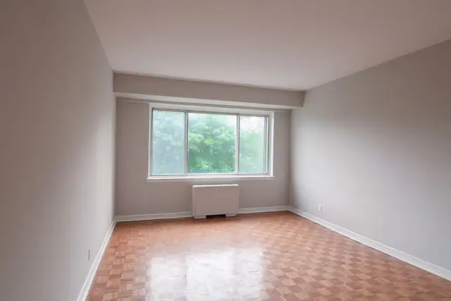 spacious 3-bed,2-bath condo for July 1, Westmount adj - ID 4458 - Photo 6