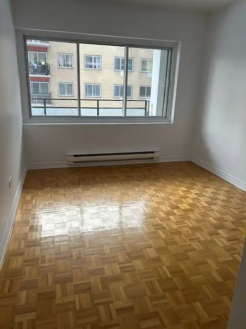 Superbe 4 1/2 à louer / Boulevard de la Côte Vertu - Photo 3