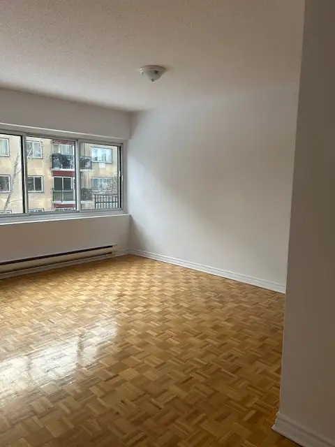 Superbe 4 1/2 à louer / Boulevard de la Côte Vertu - Photo 4