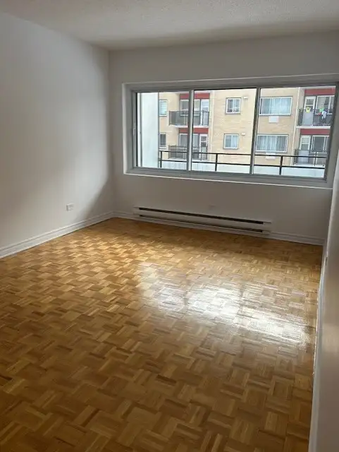 Superbe 4 1/2 à louer / Boulevard de la Côte Vertu - Photo 6