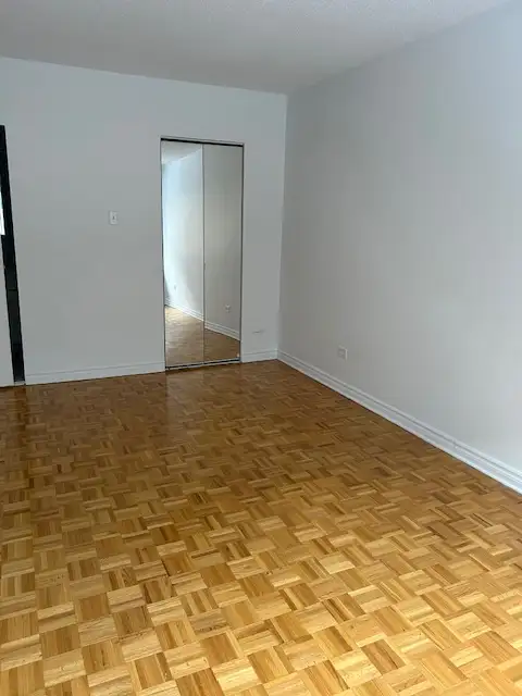 Superbe 4 1/2 à louer / Boulevard de la Côte Vertu - Photo 7