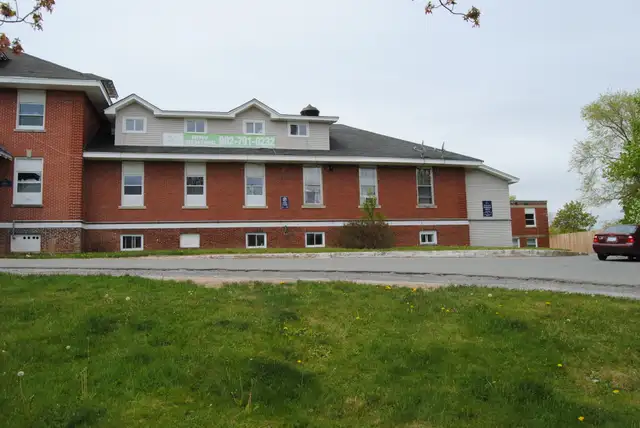 Spacious Bachelor Bedroom in a Historic Building - Photo 8