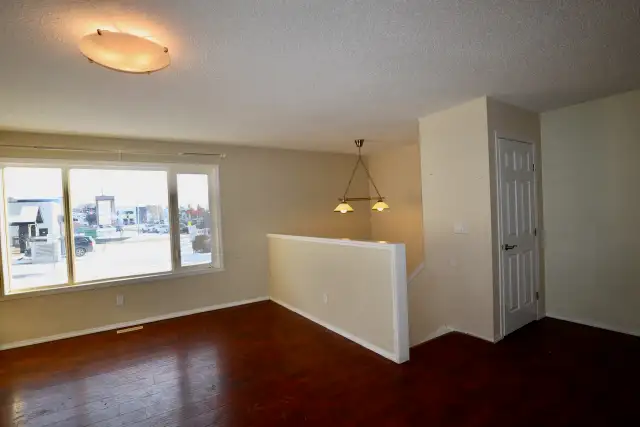 Leduc 3 Bed 1.5 Bath Townhome For Rent - Photo 5
