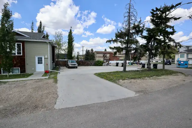 Leduc 3 Bed 1.5 Bath Townhome For Rent - Photo 14