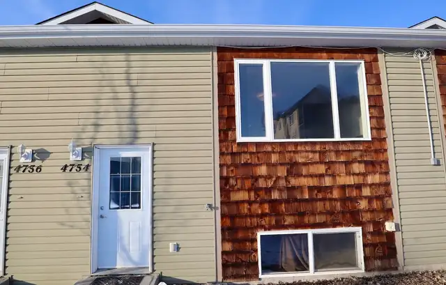 Leduc 3 Bed 1.5 Bath Townhome For Rent - Photo 16