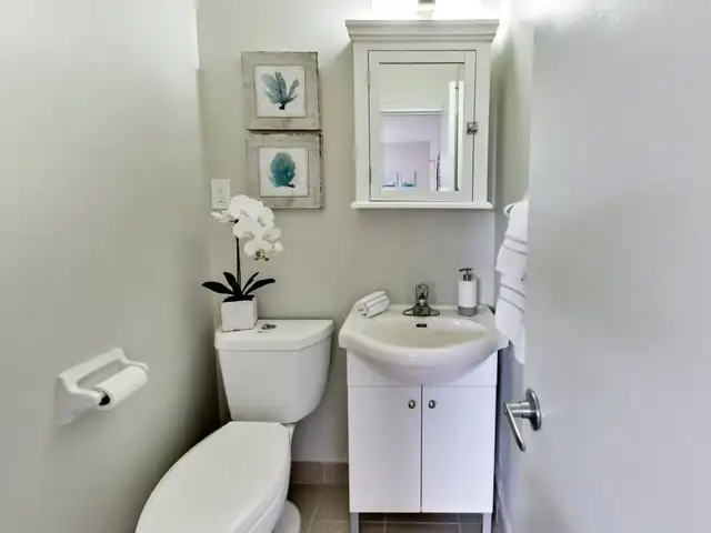 Apartment rentals at Glen Elm Avenue near Yonge and St. Clair.. - Photo 5