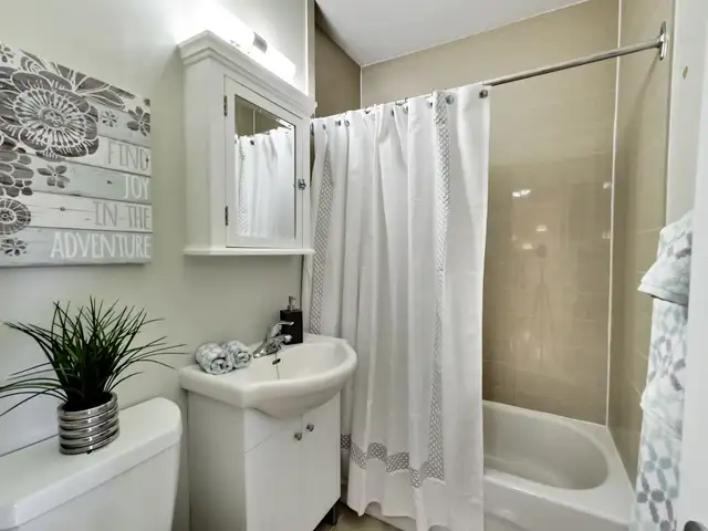 Apartment rentals at Glen Elm Avenue near Yonge and St. Clair.. - Photo 6