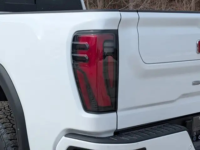 2026 GMC Sierra 2500HD AT4- Power Sunroof - Bose Speakers - Photo 15