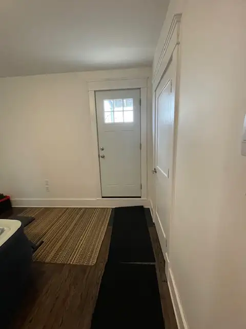 Large 2-Bedroom Located West - Photo 6