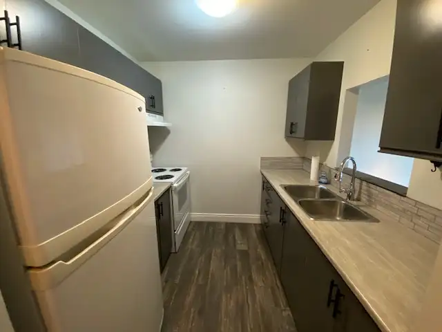 304-573 Armstrong Road - 2 bed, 1 bath - 2 beds 1 bath - 304-573 - Photo 2