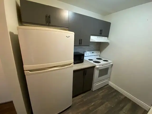 304-573 Armstrong Road - 2 bed, 1 bath - 2 beds 1 bath - 304-573 - Photo 4