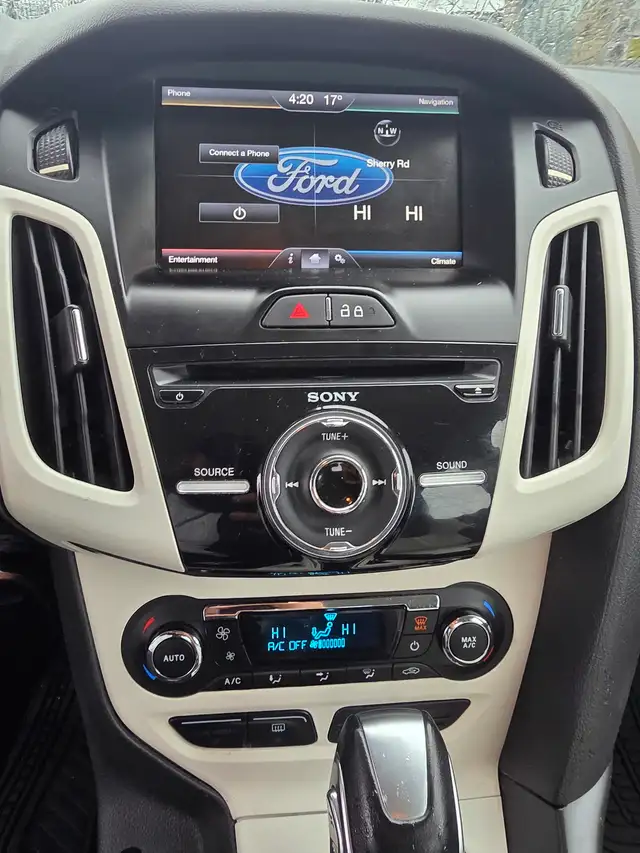 2013 Ford Focus Titanium - Photo 10