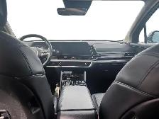 2024 Kia Sportage EX EX | Moonroof | Leather Seats - Photo 9