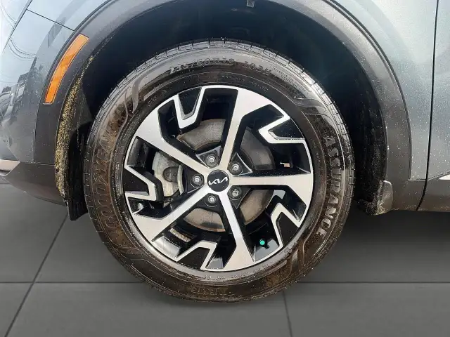2024 Kia Sportage EX EX | Moonroof | Leather Seats - Photo 11