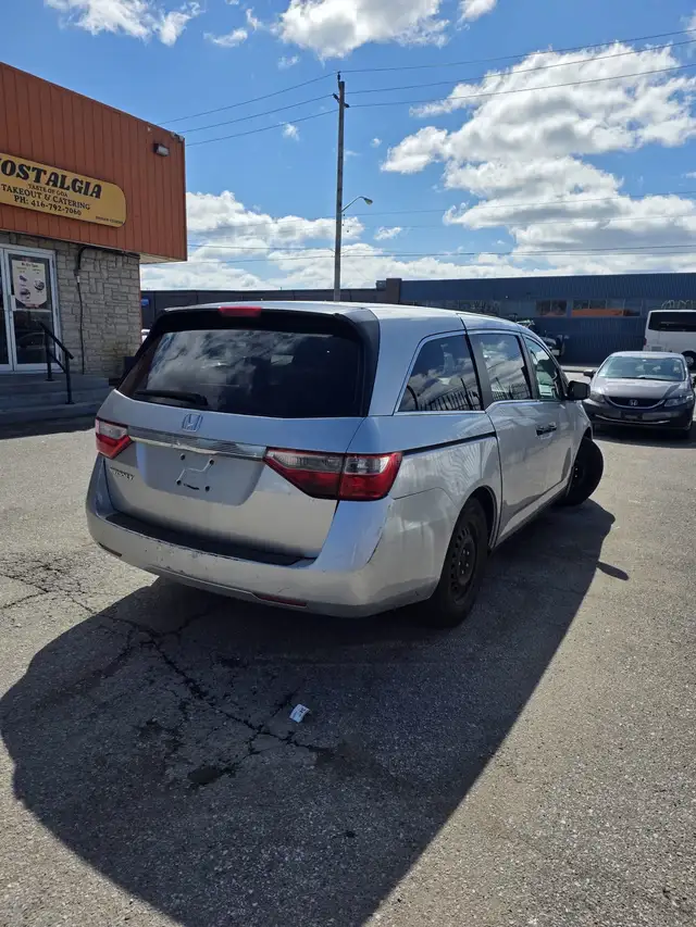 2011 Honda Odyssey LX - Photo 3