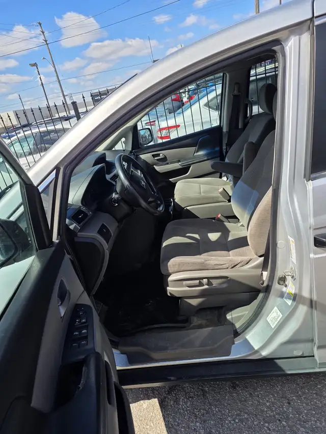 2011 Honda Odyssey LX - Photo 5