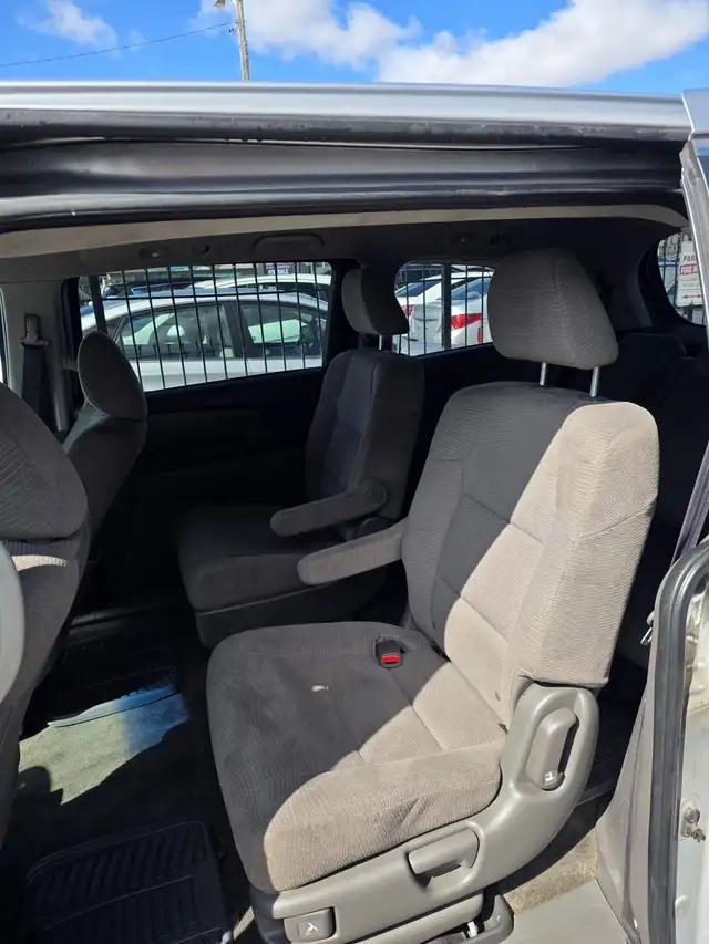 2011 Honda Odyssey LX - Photo 6