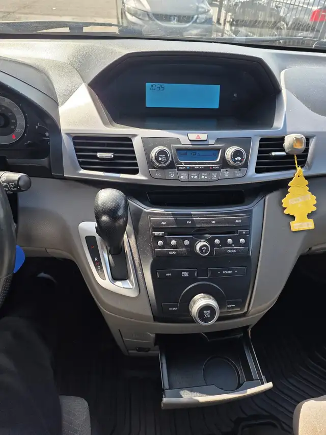 2011 Honda Odyssey LX - Photo 9