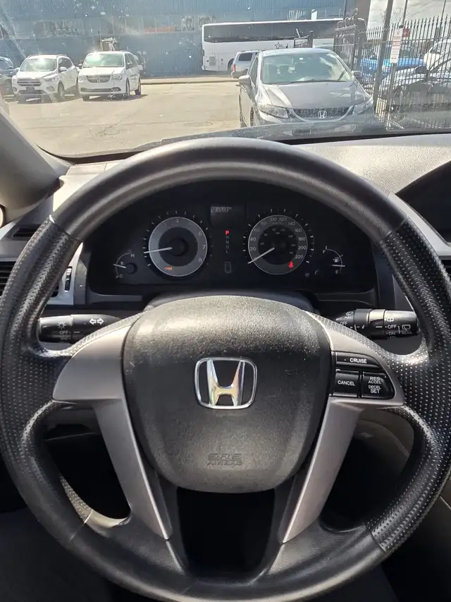 2011 Honda Odyssey LX - Photo 11