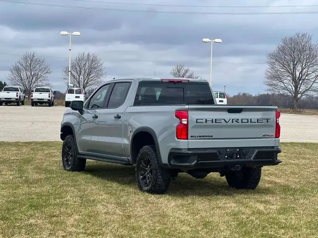 2025 Chevrolet Silverado 1500 ZR2 - Photo 5