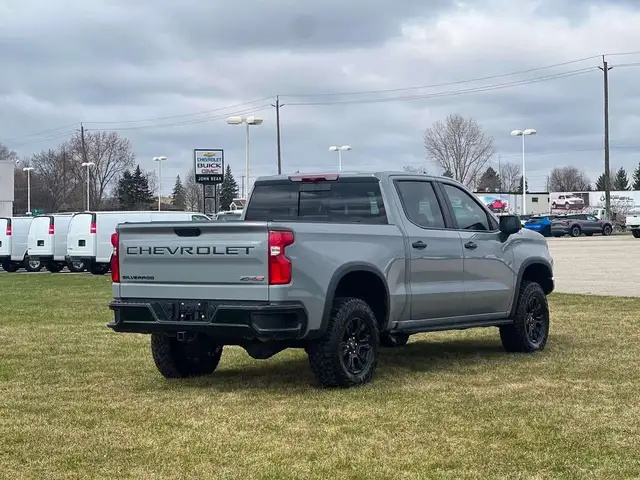 2025 Chevrolet Silverado 1500 ZR2 - Photo 7