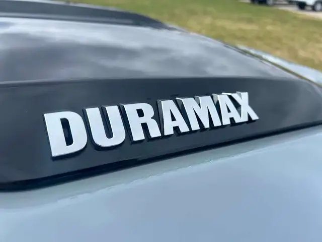 2025 Chevrolet Silverado 1500 ZR2 - Photo 10