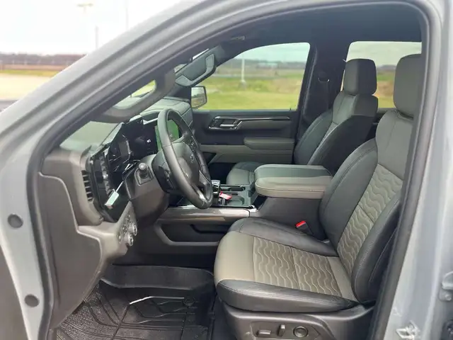 2025 Chevrolet Silverado 1500 ZR2 - Photo 11