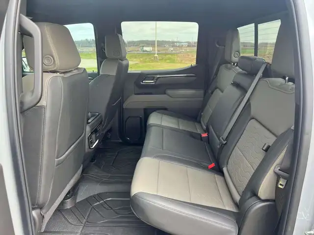 2025 Chevrolet Silverado 1500 ZR2 - Photo 13