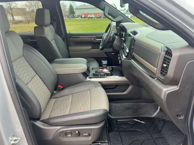 2025 Chevrolet Silverado 1500 ZR2 - Photo 18