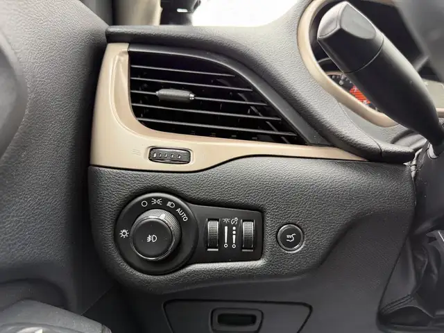 2016 JEEP CHEROKEE 4WD - Photo 18