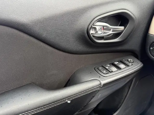 2016 JEEP CHEROKEE 4WD - Photo 19