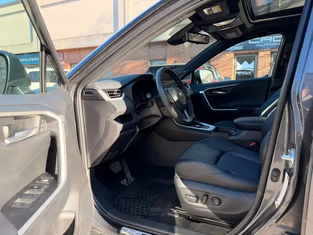 2024 Toyota RAV4 Hybrid XSE AWD, TECH PACKAGE - Photo 8