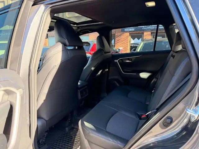 2024 Toyota RAV4 Hybrid XSE AWD, TECH PACKAGE - Photo 11