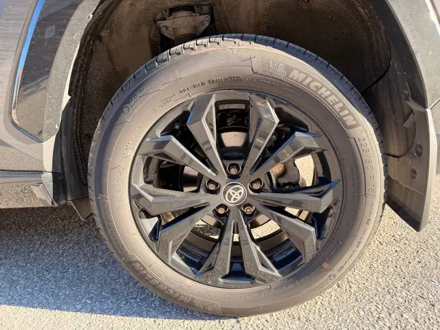 2024 Toyota RAV4 Hybrid XSE AWD, TECH PACKAGE - Photo 12