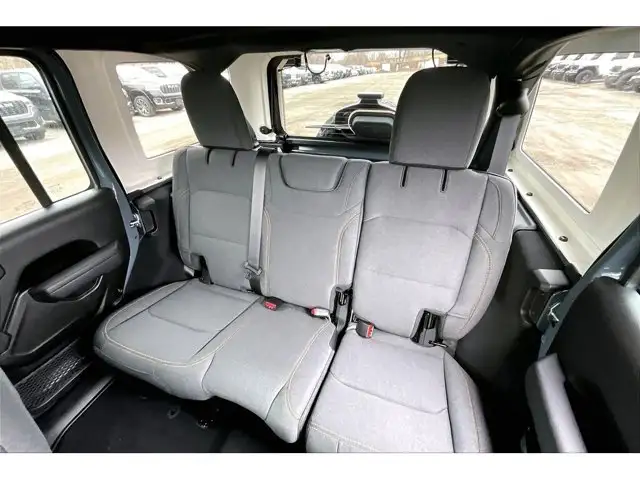 2026 Jeep Wrangler Willys - Photo 10