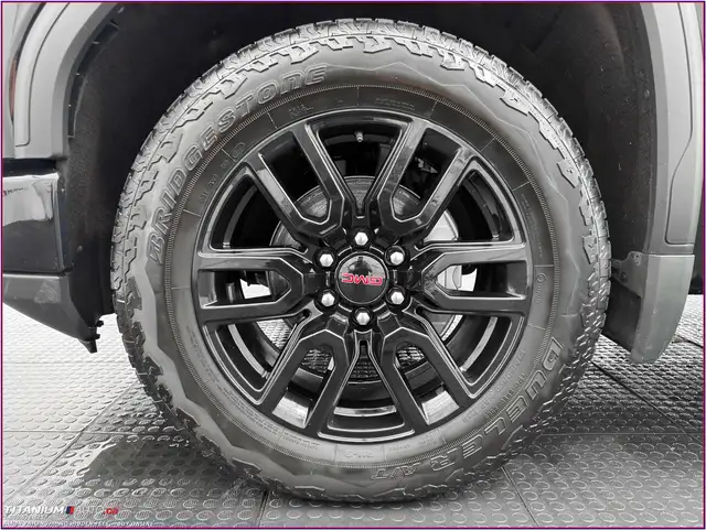 2023 GMC Sierra 1500 Elevation Premium V8 Crew Cab 4X4-Leather-B - Photo 37