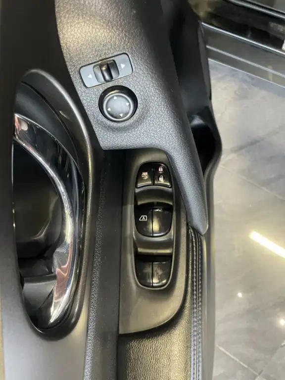 2015 Nissan Rogue S/SL/SV - Photo 23