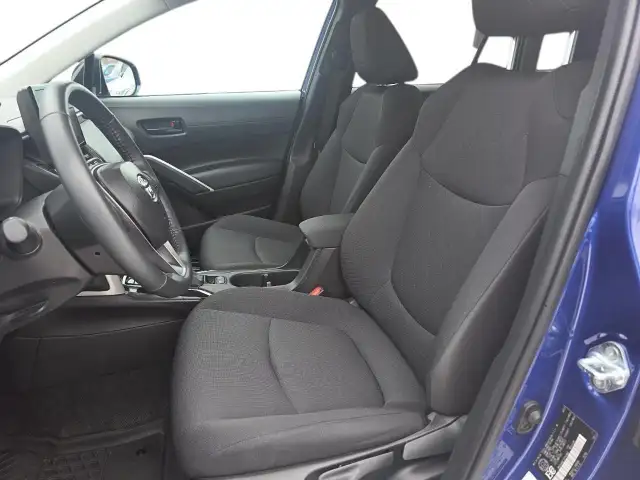 2025 Toyota Corolla Cross LE LE | Heated Seats & Wheels - Photo 8