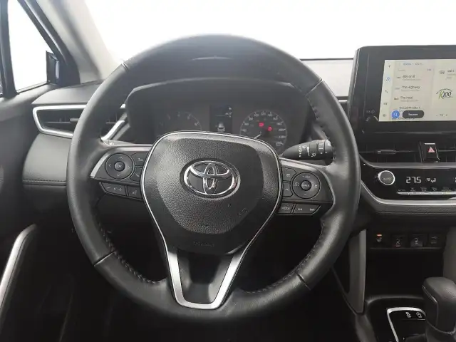 2025 Toyota Corolla Cross LE LE | Heated Seats & Wheels - Photo 10